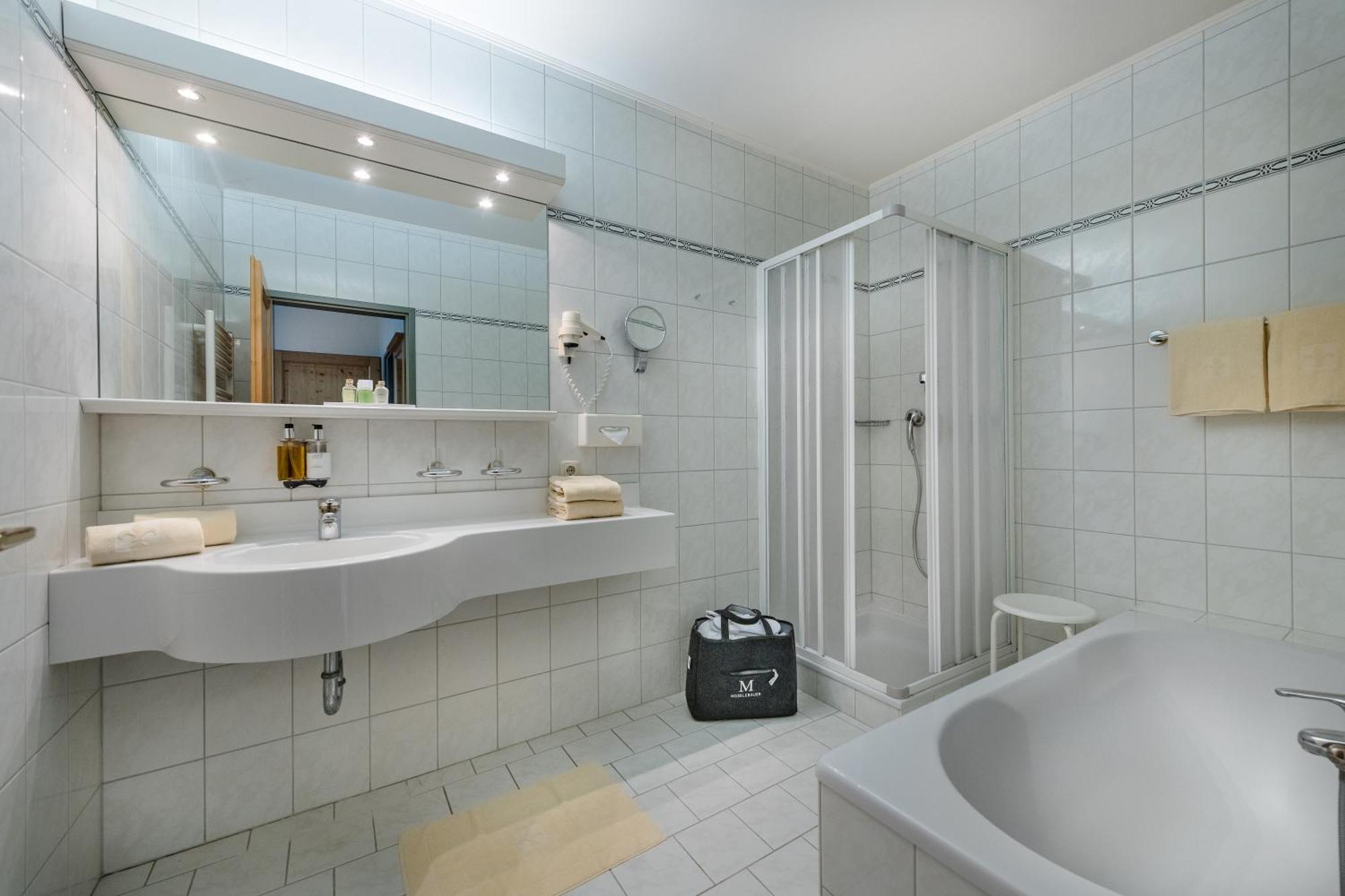 Hotel Moselebauer Bad Sankt Leonhard im Lavanttal Ngoại thất bức ảnh